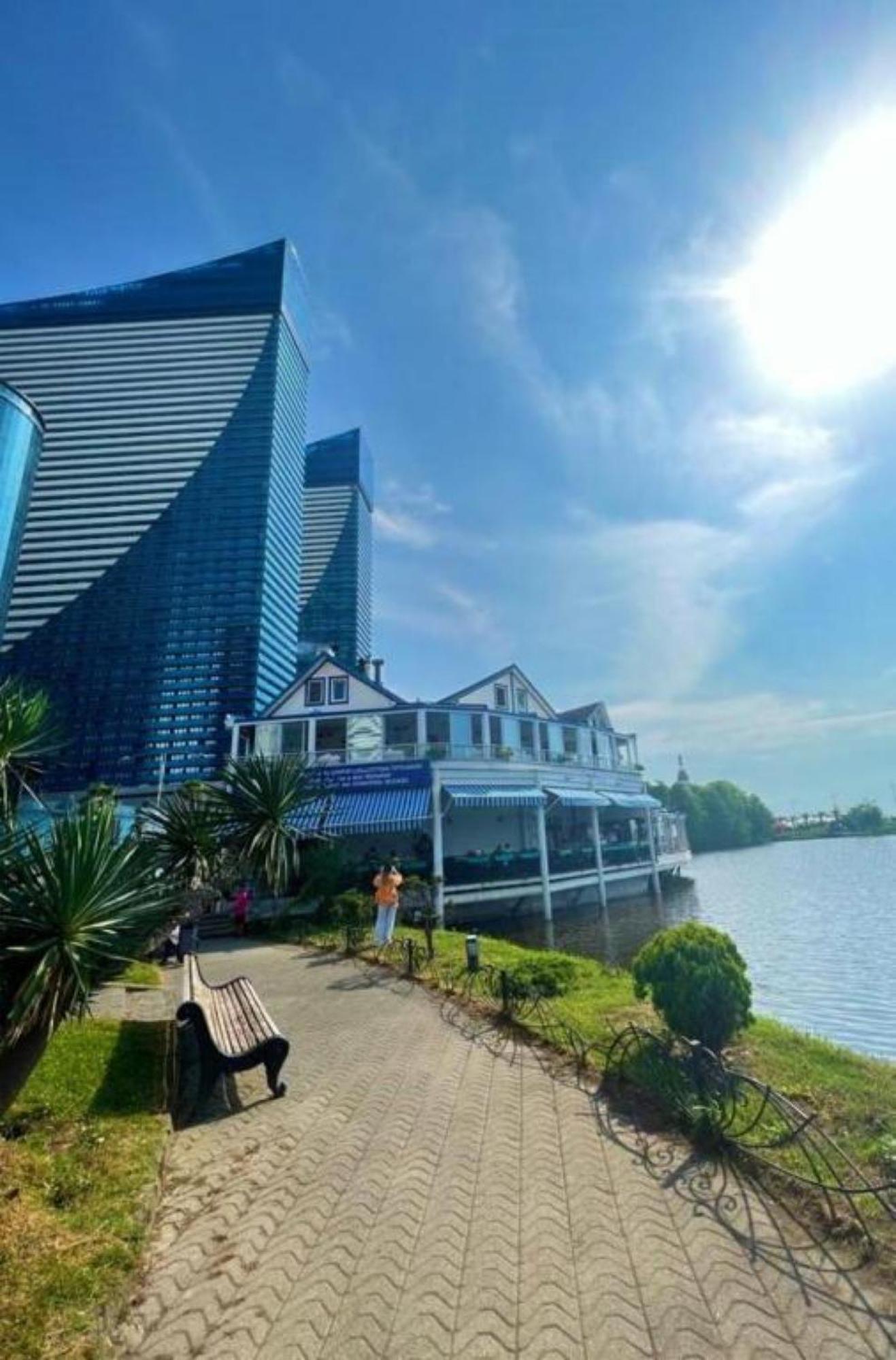 Апарт отель Sea View Orbi City Батуми Экстерьер фото